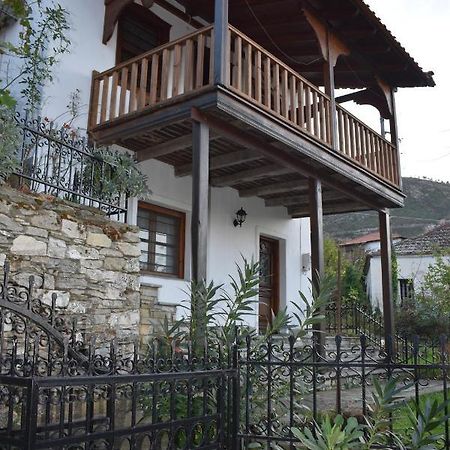 Lila'S Guest House Mikros Prinos Extérieur photo