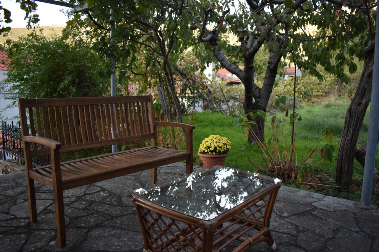 Lila'S Guest House Mikros Prinos Extérieur photo
